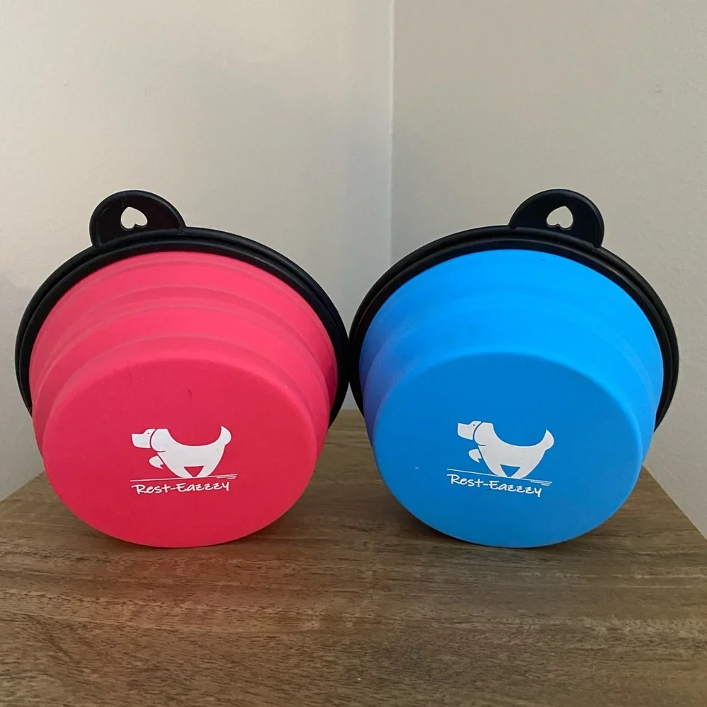 Set of two collapsible dog bowls